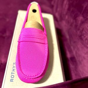 🥿✨ Step Into Style with Rothy's Dragonfruit Loafers! 💖✨